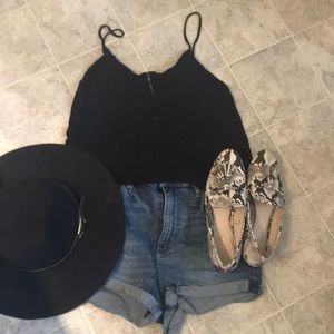 😎🥰3 for 20! Black crop cami